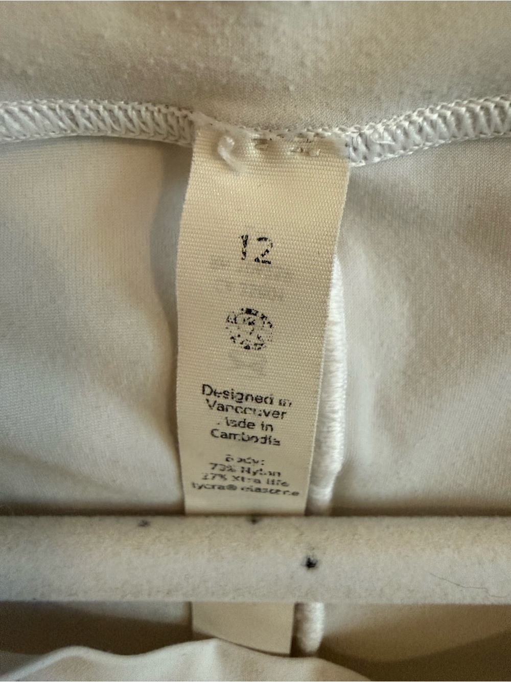 Lululemon UVP Run Short Sleeve Shirt Size 12 White High Low Perforated W3EEWS - Picture 2 of 4